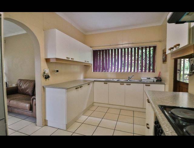 4 BEDROOM FREESTANDING FOR SALE IN DAWNCLIFFE
